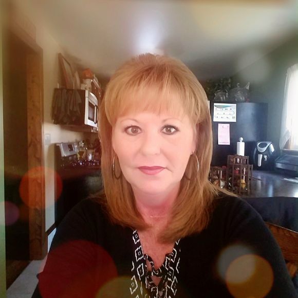 Meet your Posher, Royleen - Picture 1 of 1